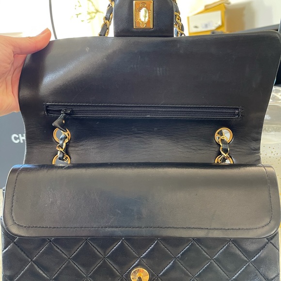 Authentic CHANEL black Double flap lambskin Leather Chain Gold bag 2.55 - Picture 13 of 16